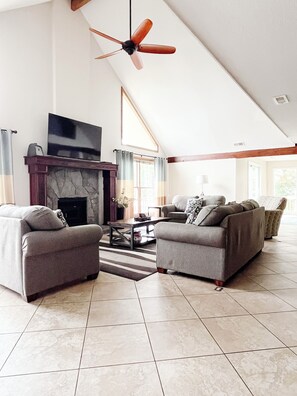 Smart TV, fireplace, DVD player, ping pong