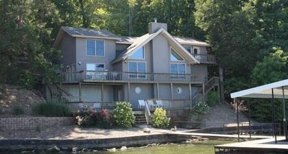 Lake Front Home con 3 Master Suites