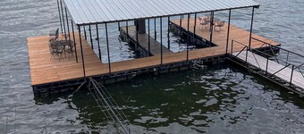 Beautiful Lakefront Home ~ 4BD / 3 Master Suites ~ Outstanding Lake Views!