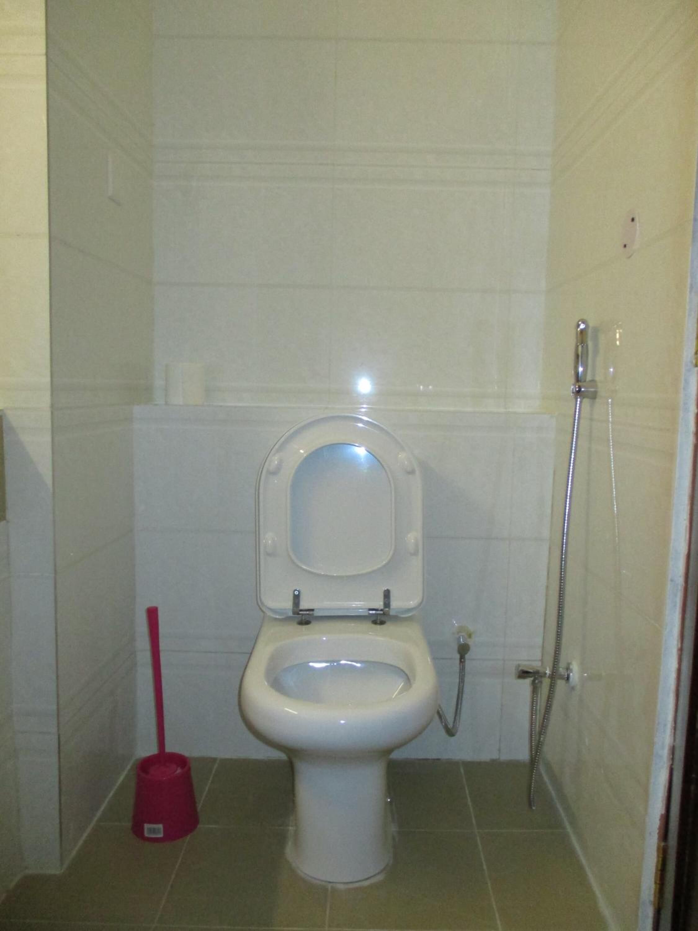 shower, free toiletries, slippers, towels