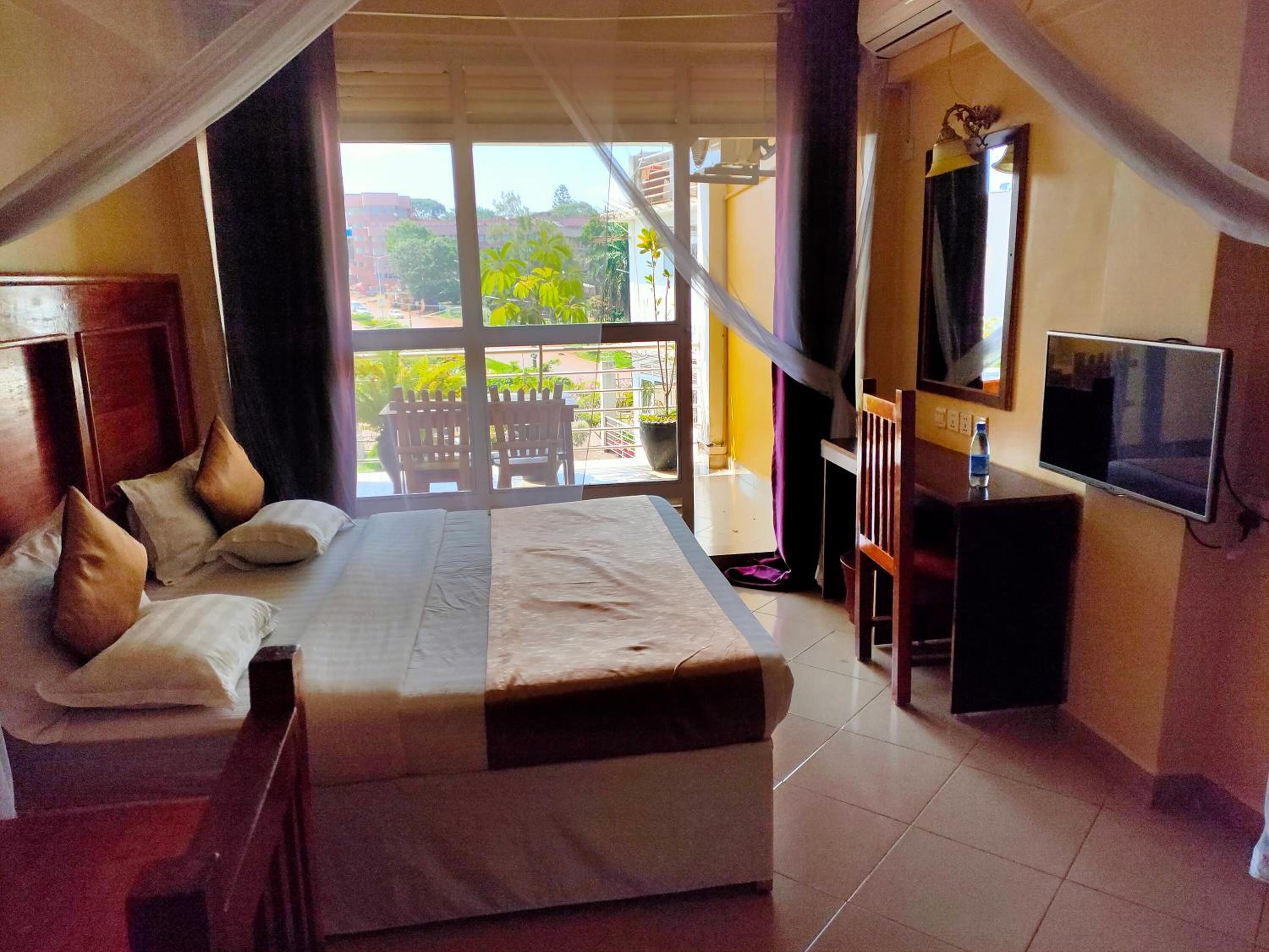 1 bedroom, in-room safe, individually furnished, desk