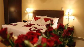 Superior Single Room, 1 Bedroom | In-room safe, individually furnished, desk, laptop workspace