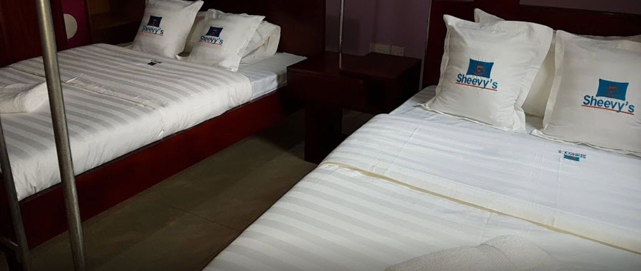 Deluxe trippelrum | Minibar, värdeförvaringsskåp på rummet, skrivbord och gratis wi-fi