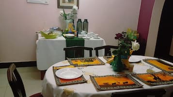 Makan di kamar