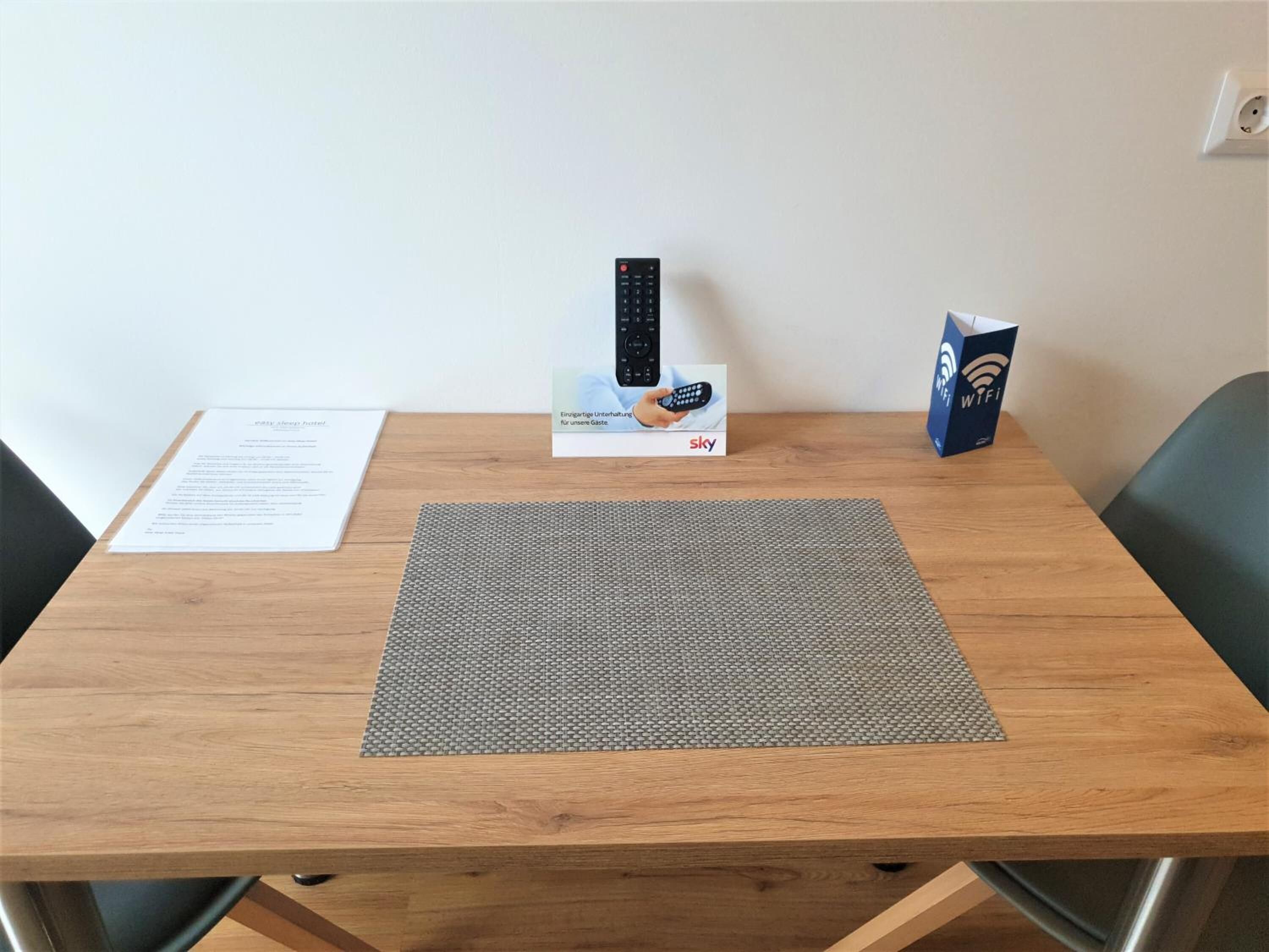 fridge, microwave, stovetop, cookware/dishes/utensils