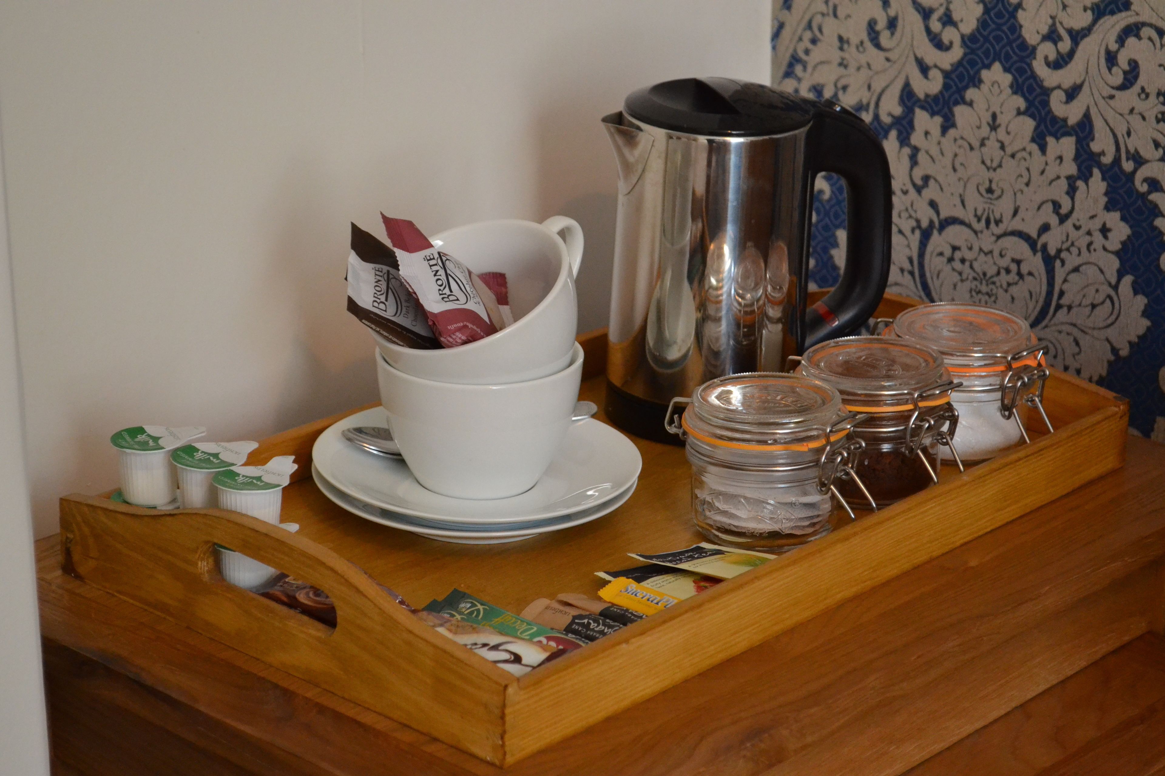 Double Room, Garden View | Coffee and/or coffee maker