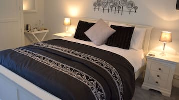 Habitación, vista al valle (King) | Tabla de planchar con plancha, wifi gratis y ropa de cama