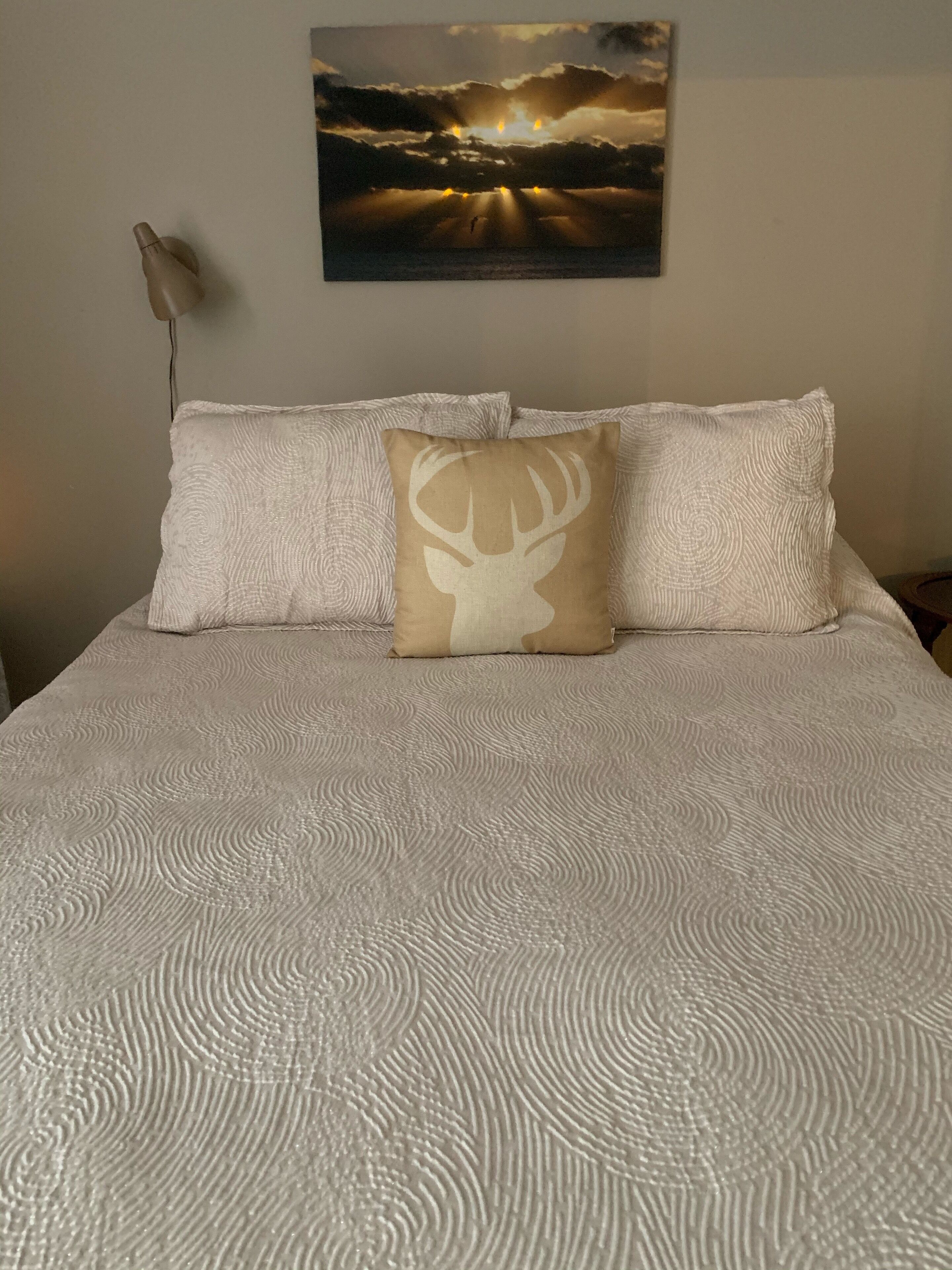 1 多间卧室、熨斗/熨衣板、WiFi、床单