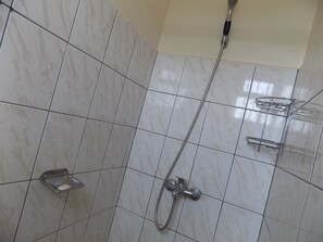 Double Room | Bathroom shower - Sunrise Apartments Hotel (Fort Portal)