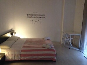 Kostenlose Babybetten, Zustellbetten, kostenloses WLAN