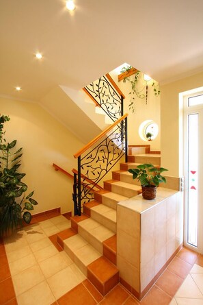 Staircase - Levendula Apartman (Balatonfured)