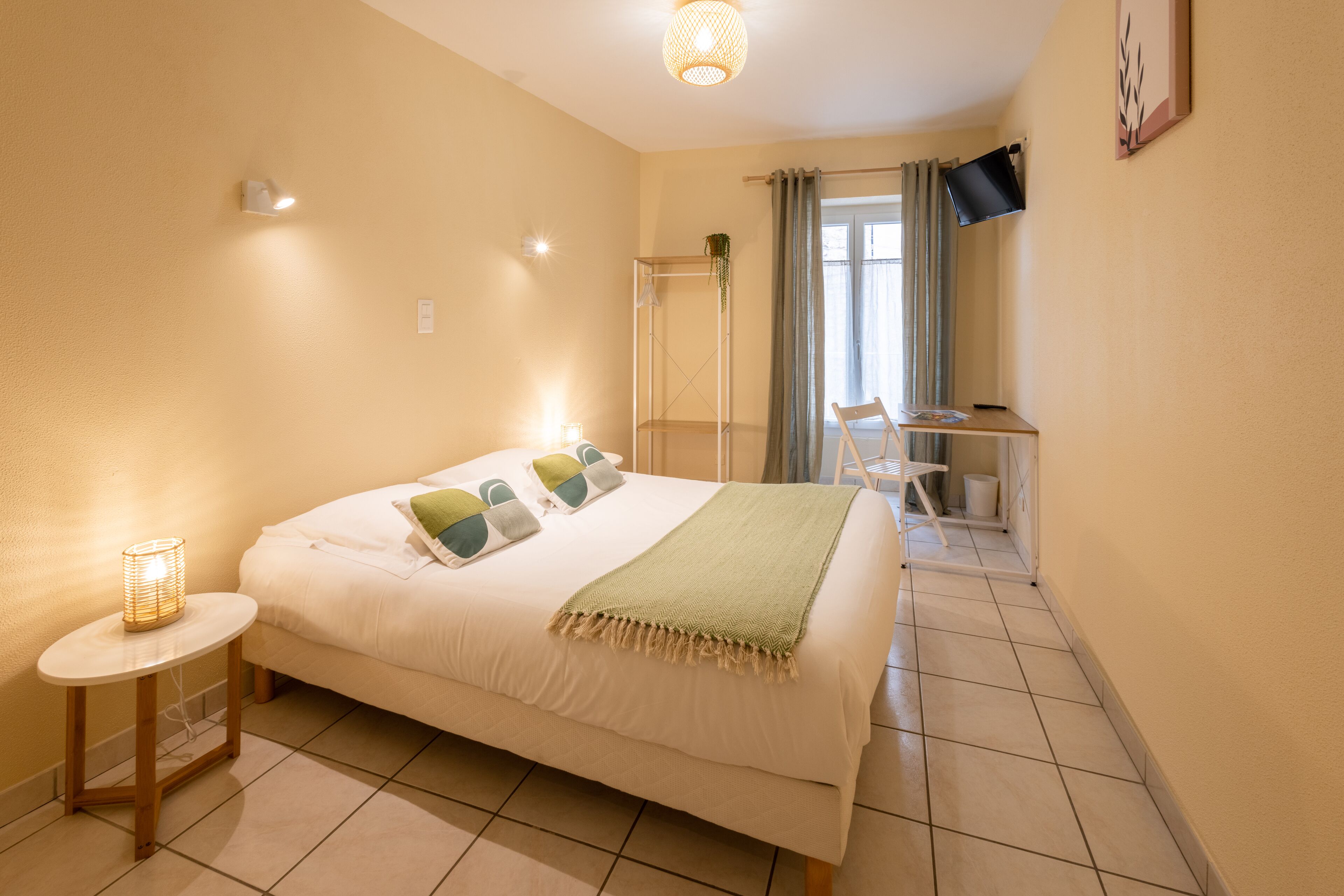 double room | desk, soundproofing, iron/ironing board, free wifi
