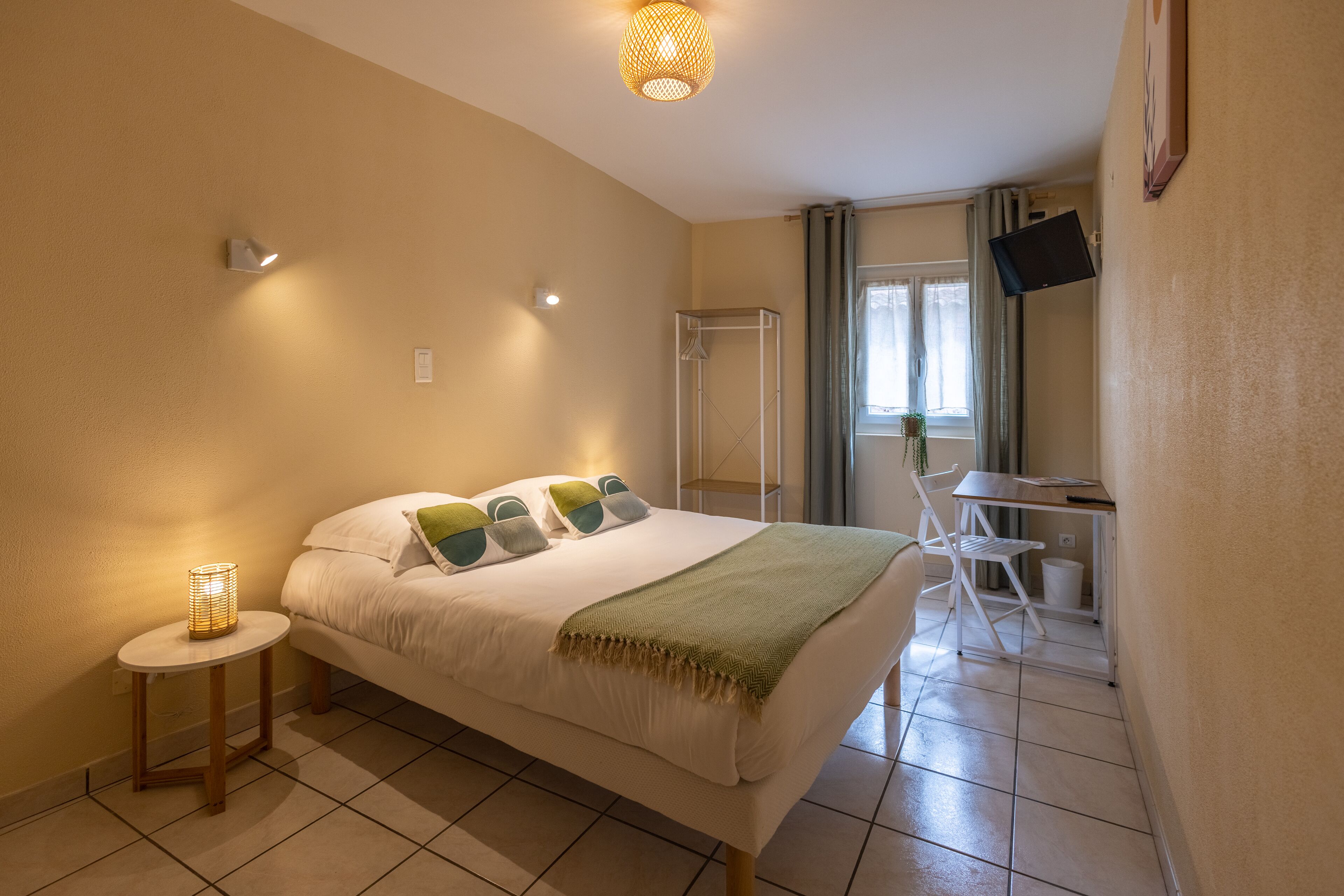 double room | desk, soundproofing, iron/ironing board, free wifi