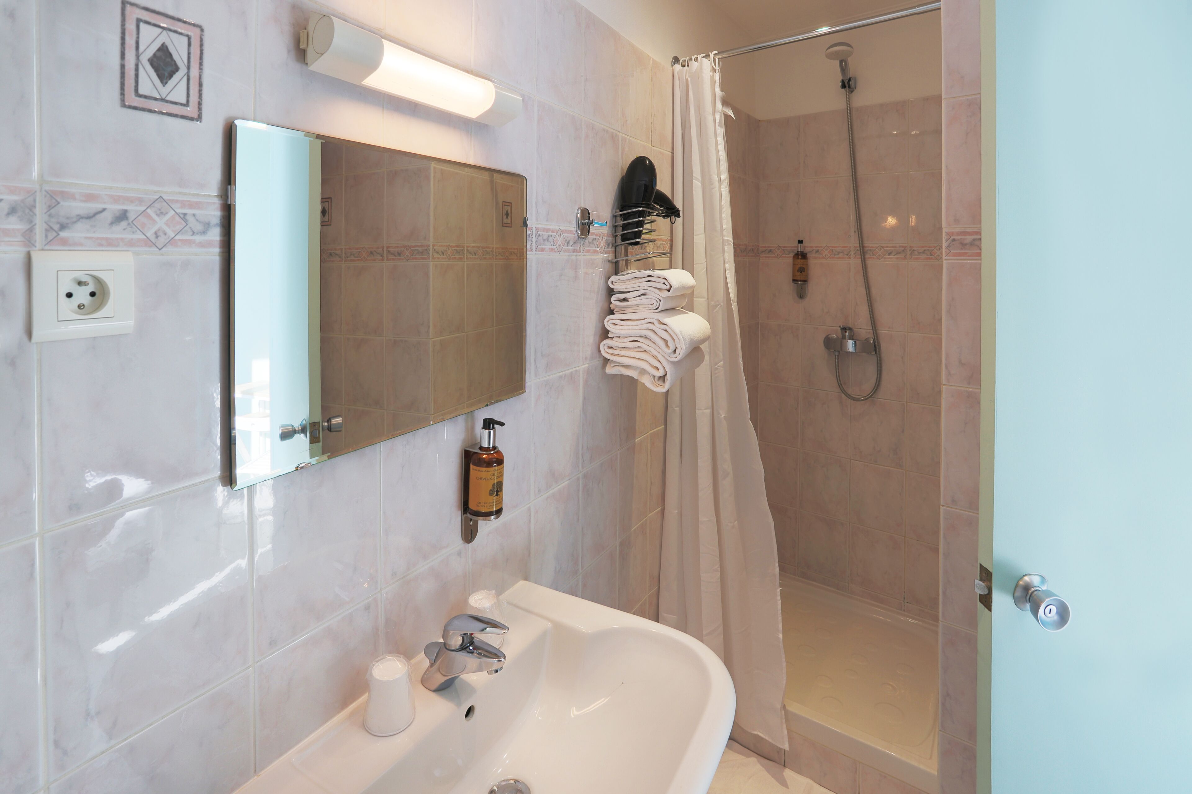 double room single use | bathroom | free toiletries, hair dryer, towels