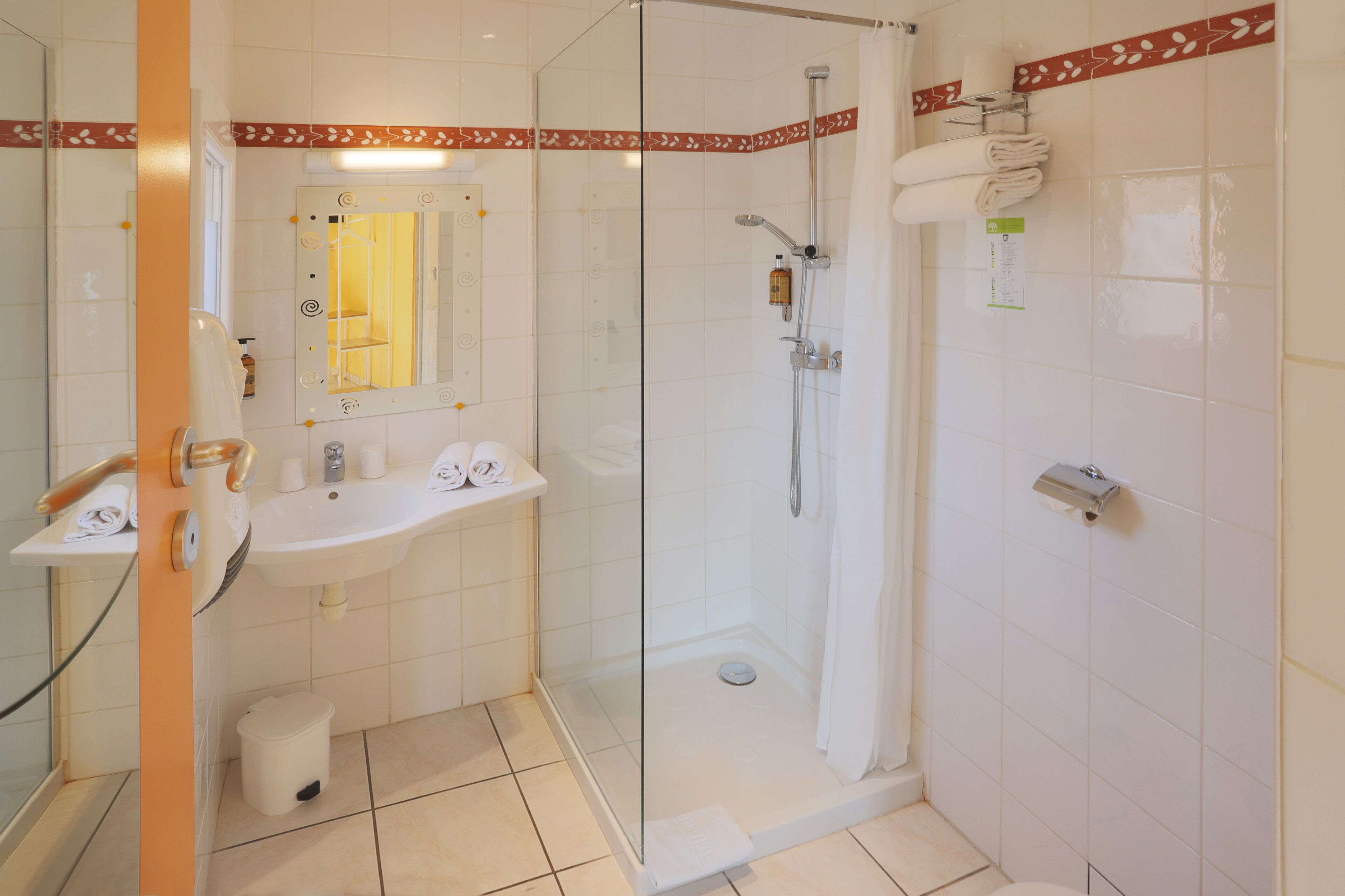 double room | bathroom | free toiletries, hair dryer, towels
