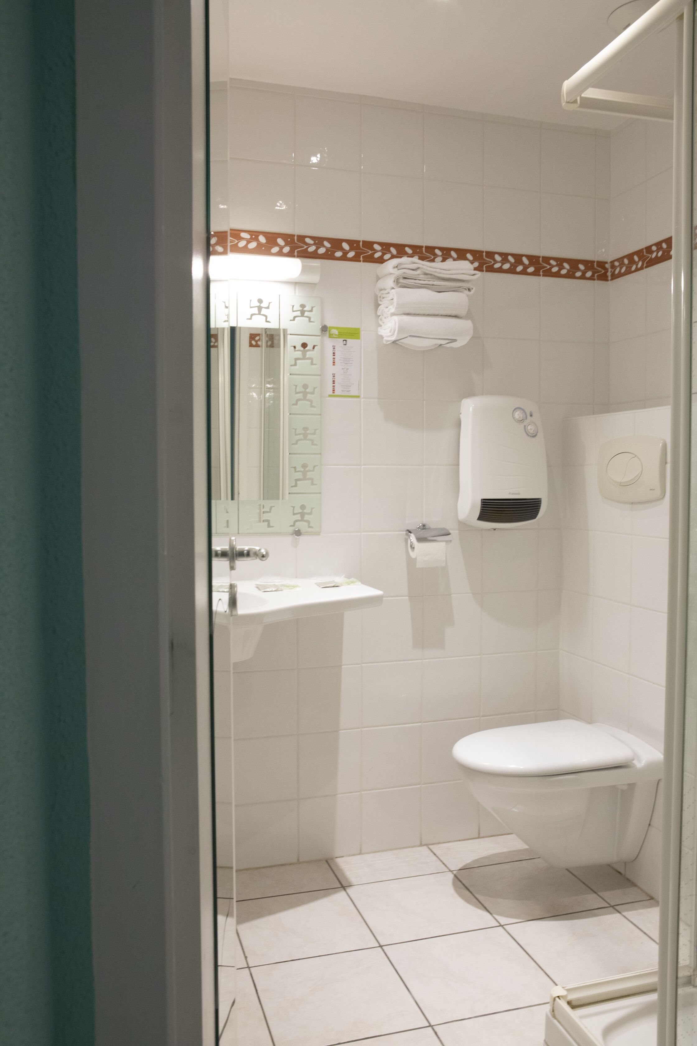 double room | bathroom | free toiletries, hair dryer, towels