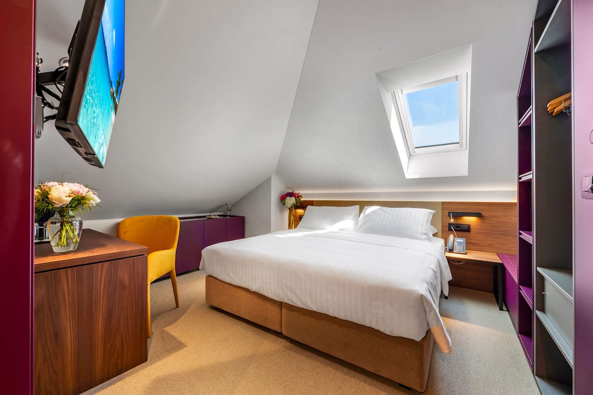 Classic Double Room, Balcony, Corner | 1 bedroom, minibar, in-room safe, desk