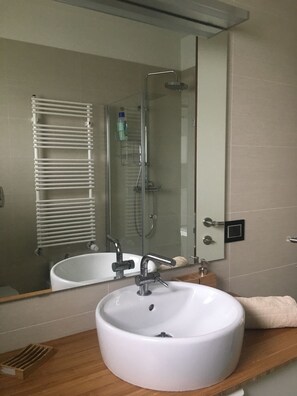 Bathroom sink - Libeccio (Jesolo)