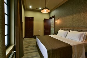 1 bedroom, premium bedding, minibar, in-room safe