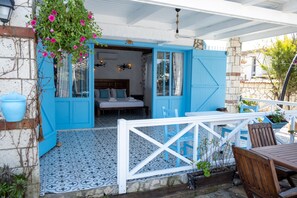 Elite Double Room, Non Smoking, Pool View | 1 bedroom, premium bedding, Select Comfort beds, minibar