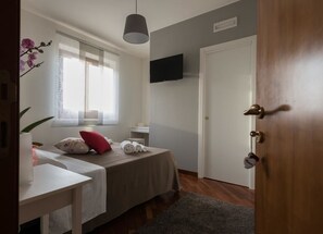 Quarto conforto, vista para a montanha | Roupas de cama premium, frigobar, cofres nos quartos, escrivaninha