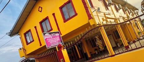 Overnatningsstedets facade