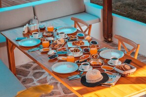 Concierge desk - Zoi Cunda (Ayvalik)