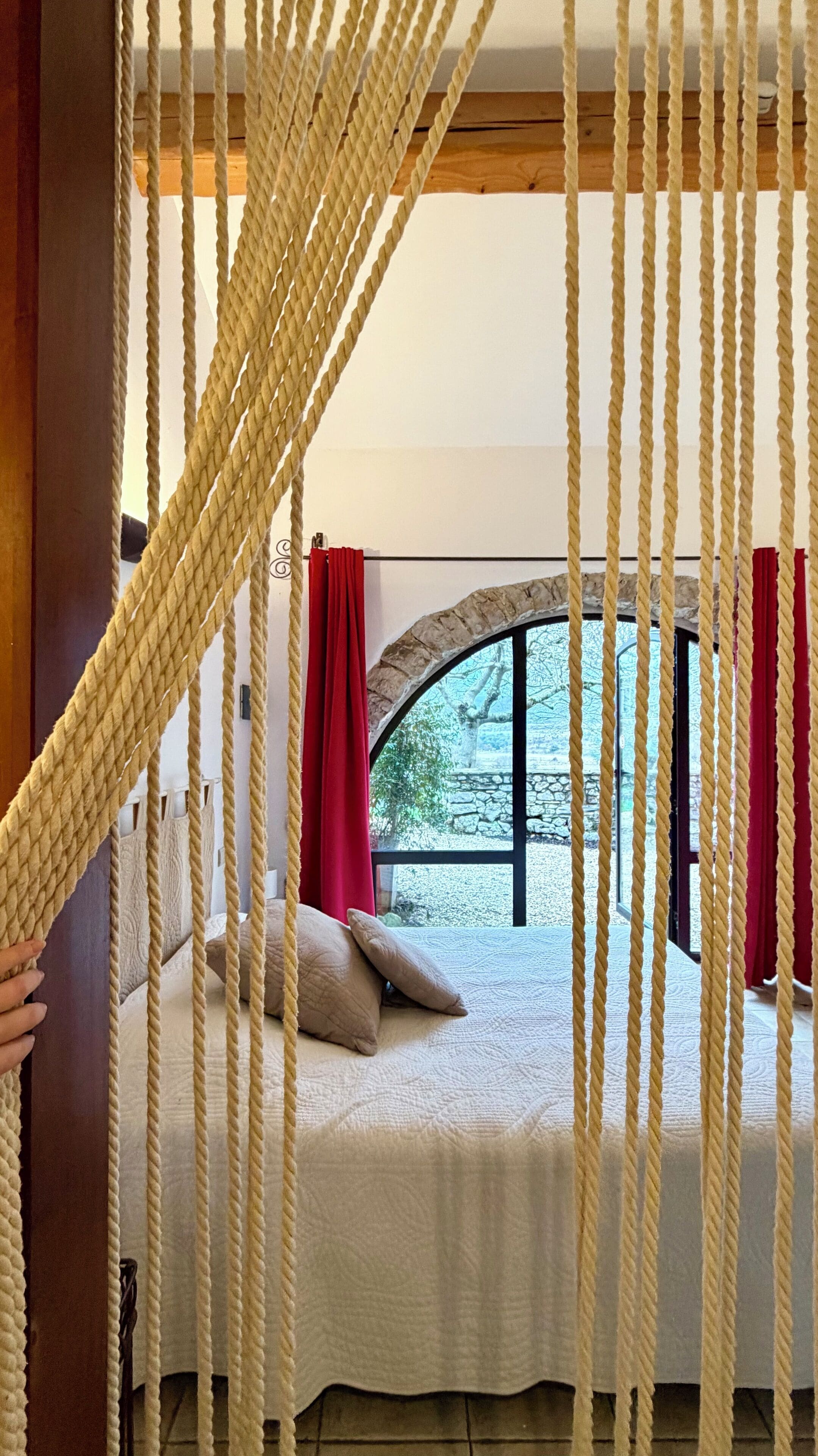 더블룸 (L'aven) | 각각 다른 스타일의 인테리어, 각각 다르게 가구 비치, 침대 시트