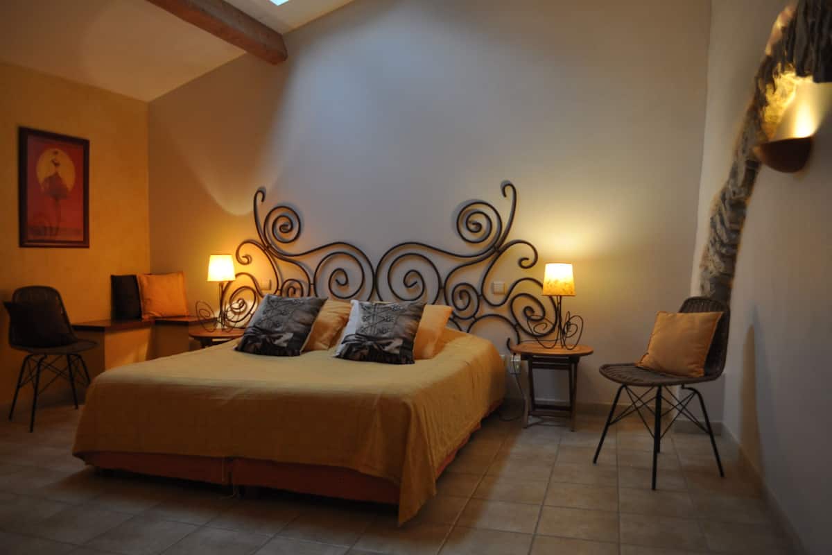 Family Room (Castellas de Tournemire)