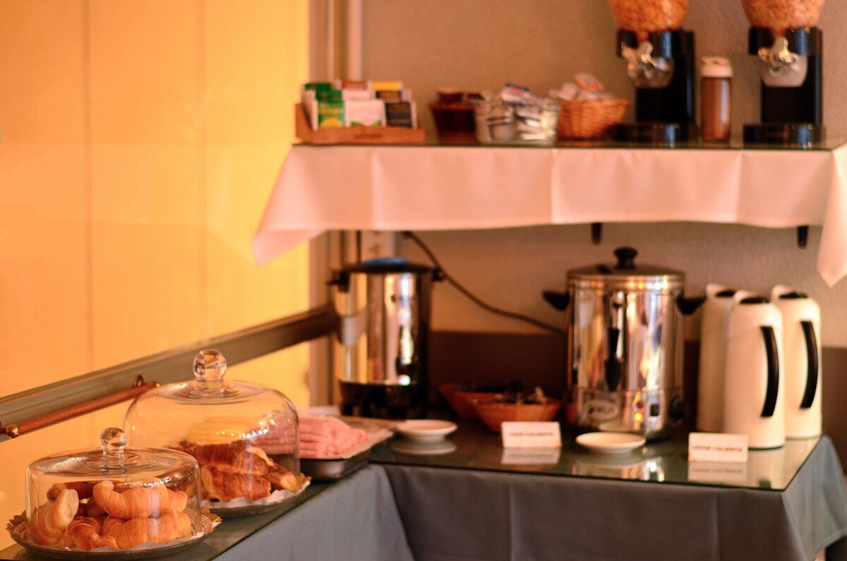 Desayuno bufé gratuito y diario
