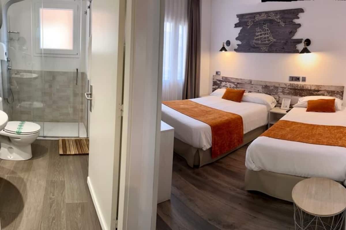 minibar, in-room safe, desk, laptop workspace