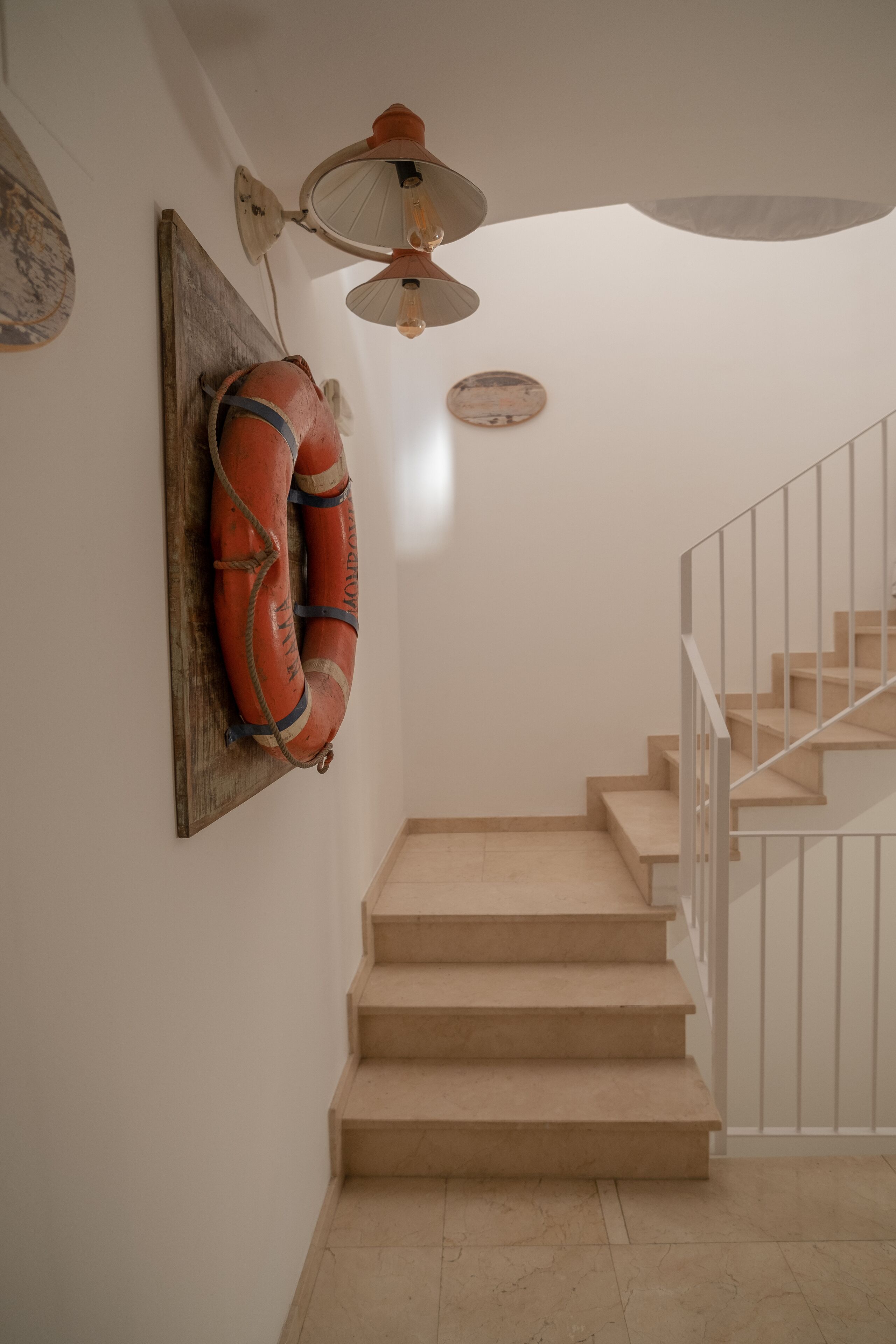 -22-tommers fladskærms-tv med satellitkanaler, tv