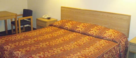 Standard Room, 1 King Bed, Smoking