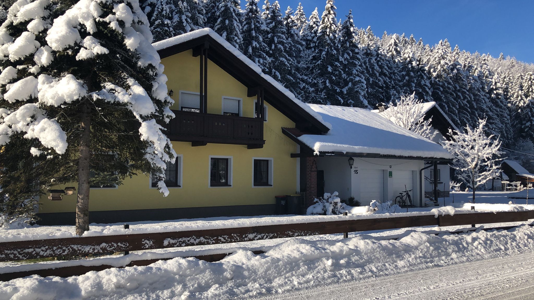 Fachada de la propiedad