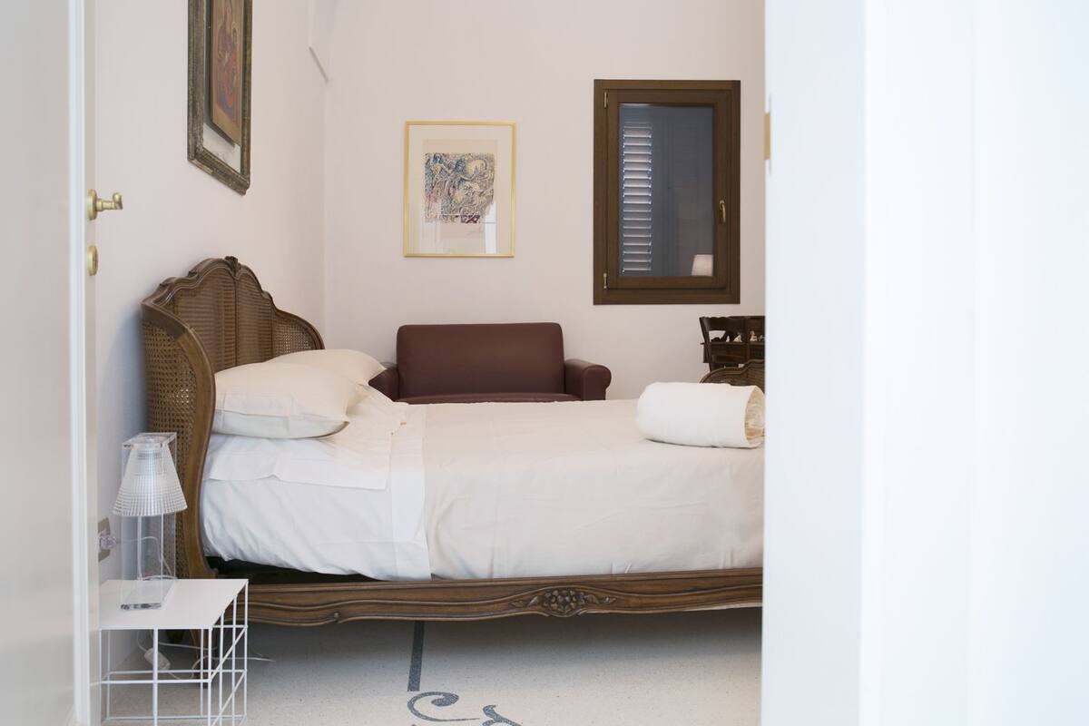 Camera doppia, balcone, vista giardino | Biancheria da letto di alta qualità, minibar, una cassaforte in camera
