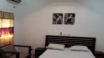 Comfort Studio | 1 bedroom, free WiFi, bed sheets