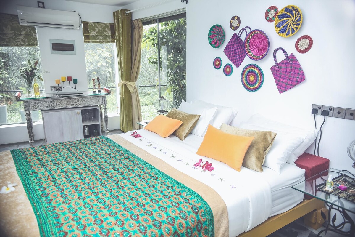 Premium bedding, pillow-top beds, minibar, in-room safe