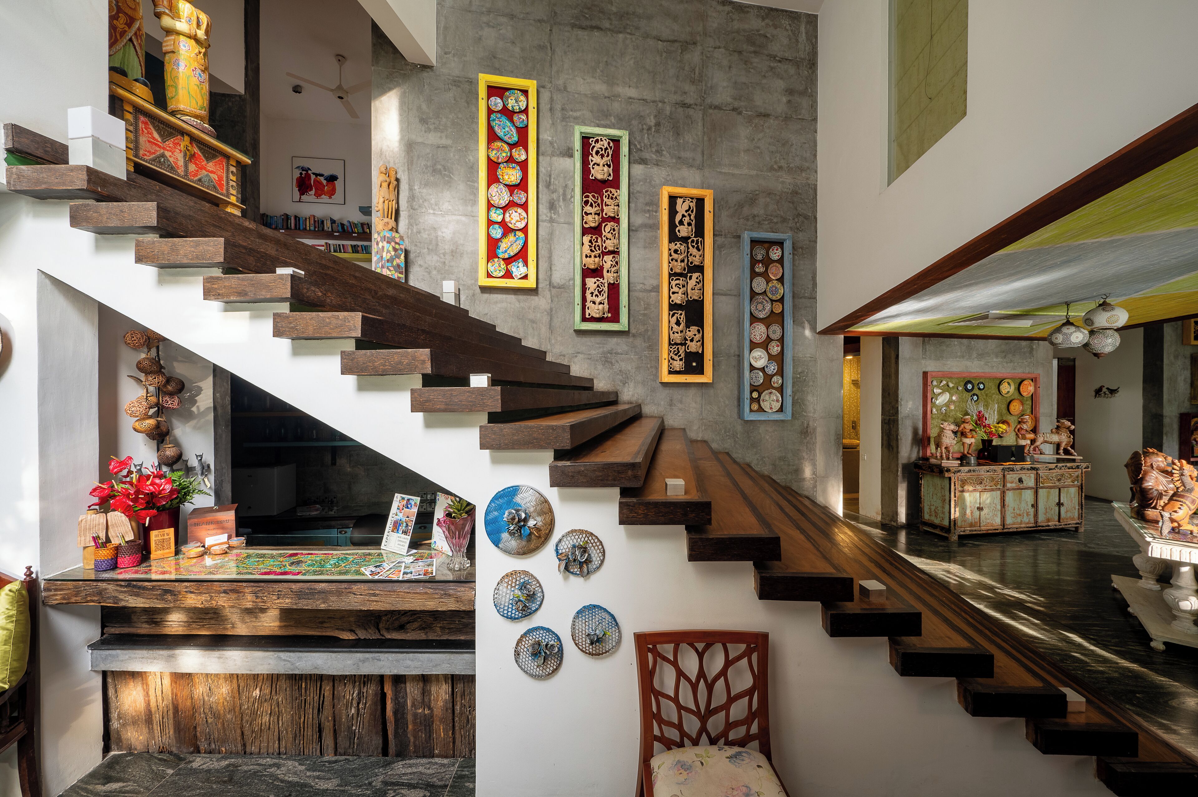 42-inch flat-screen tv with digital channels, lcd tv