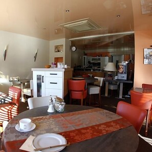 Daily buffet breakfast (EUR 10.90 per person)