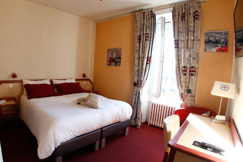 comfort double room | individually decorated, individually furnished, desk, blackout curtains