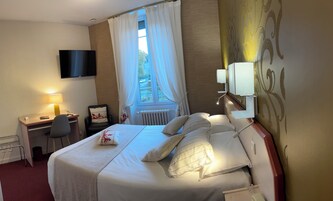 Comfort Double Room | Individually decorated, individually furnished, desk, blackout drapes