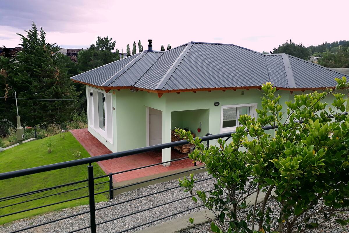 Chalé família, 2 quartos | Roupas de cama premium, cofres nos quartos, Wi-Fi de cortesia