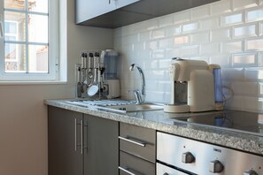 Standard Apartment, 2 Bedrooms, Balcony (3T) | Private kitchen