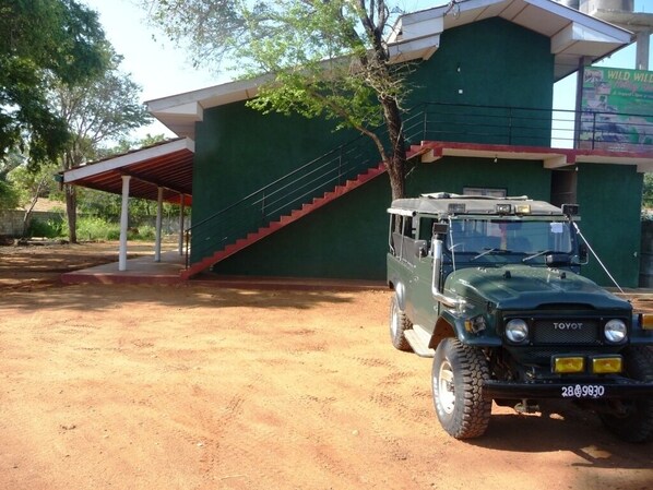 Front of property - Palugaha Pilgrim Resort (Kataragama)