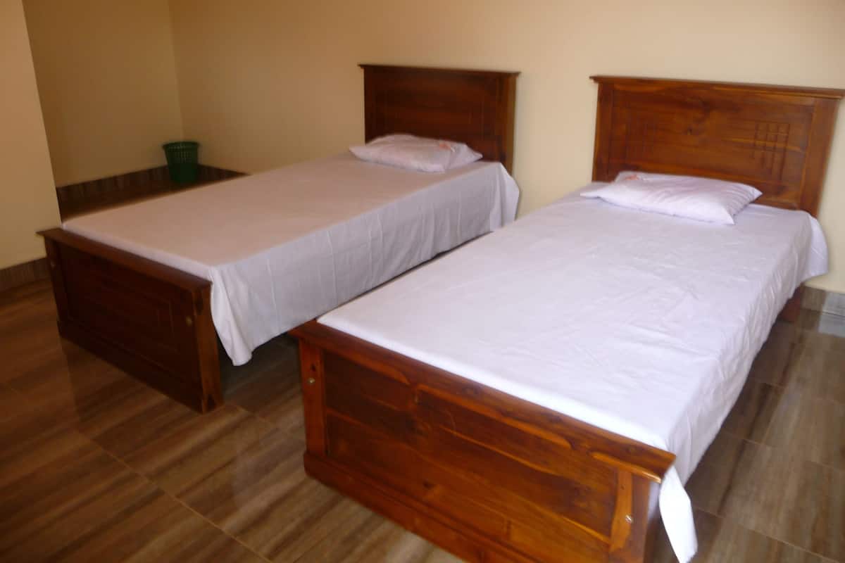 1 chambre, literie de qualité supérieure, fer et planche à repasser