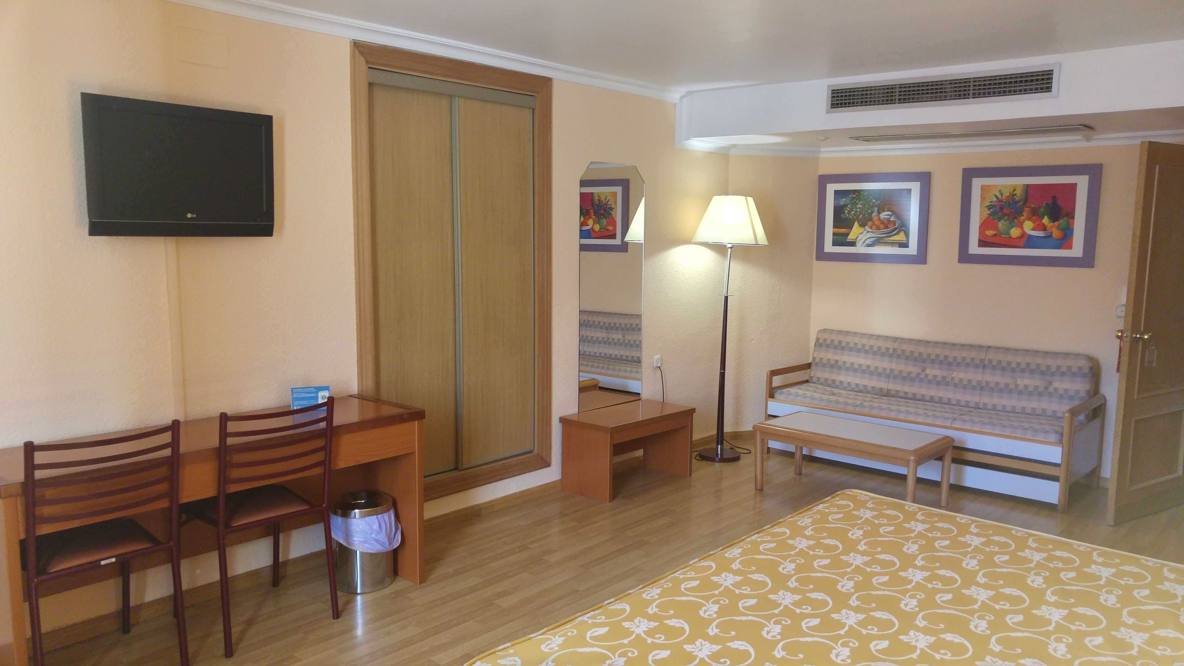 double room | minibar, in-room safe, desk, blackout curtains