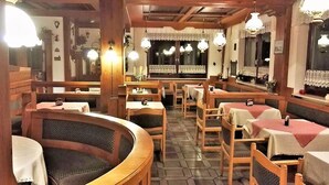 Ảnh chưa phân loại, 3 trong số 33 ảnh, nút