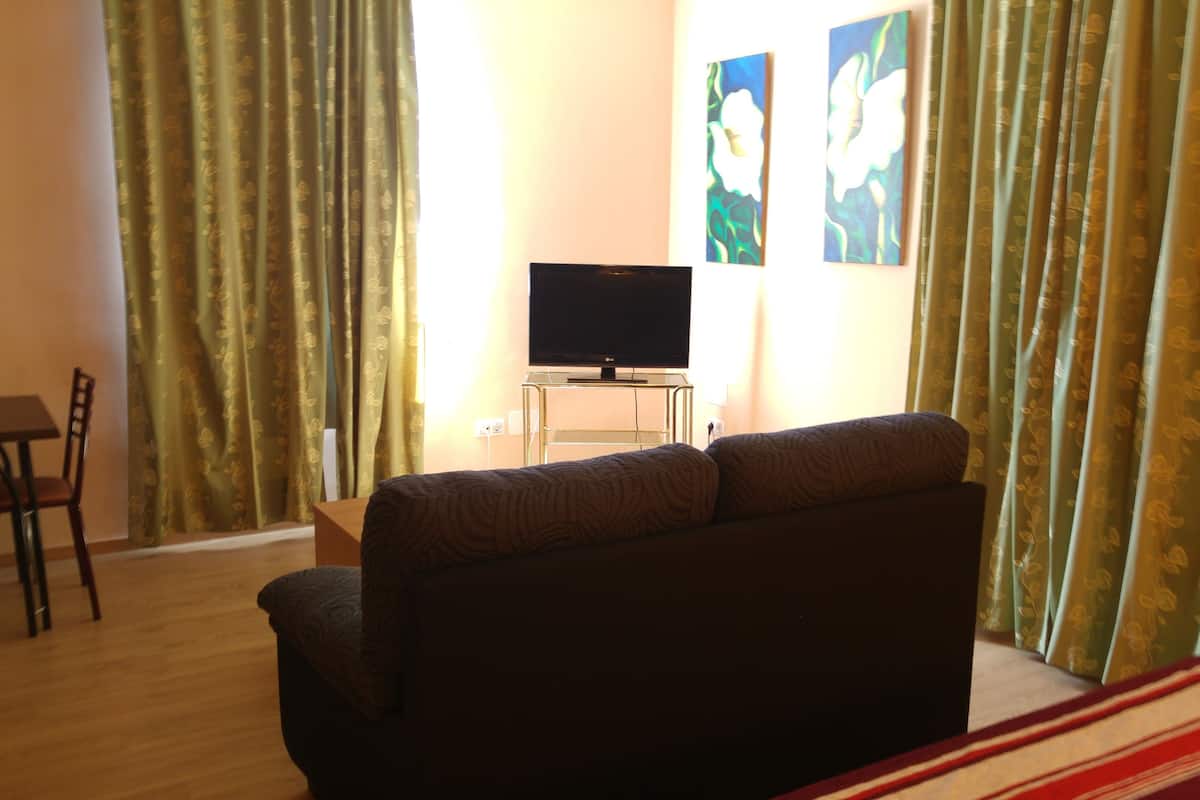 Süit | Minibar, odada kasa, masa, portatif/ilave yatak