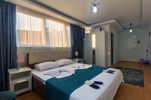 Premium bedding, desk, iron/ironing board, free WiFi - Aspendos Seaside (Konyaalti)