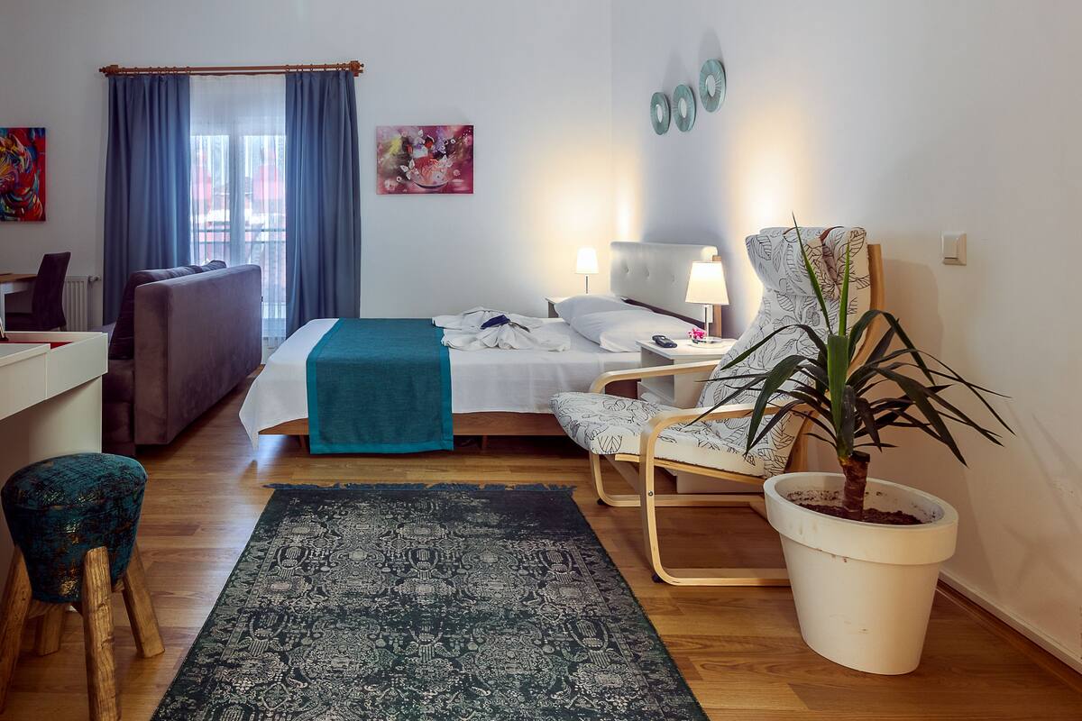 Junior Loft, Non Smoking, Partial Sea View | Premium bedding, desk, iron/ironing board, free WiFi